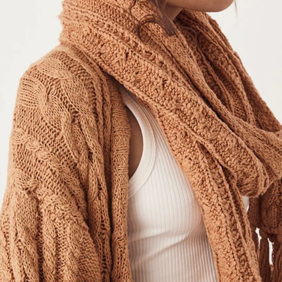 31. NWT Spell Yellowstone Knit Scarf in Caramel - Picture 2 of 5